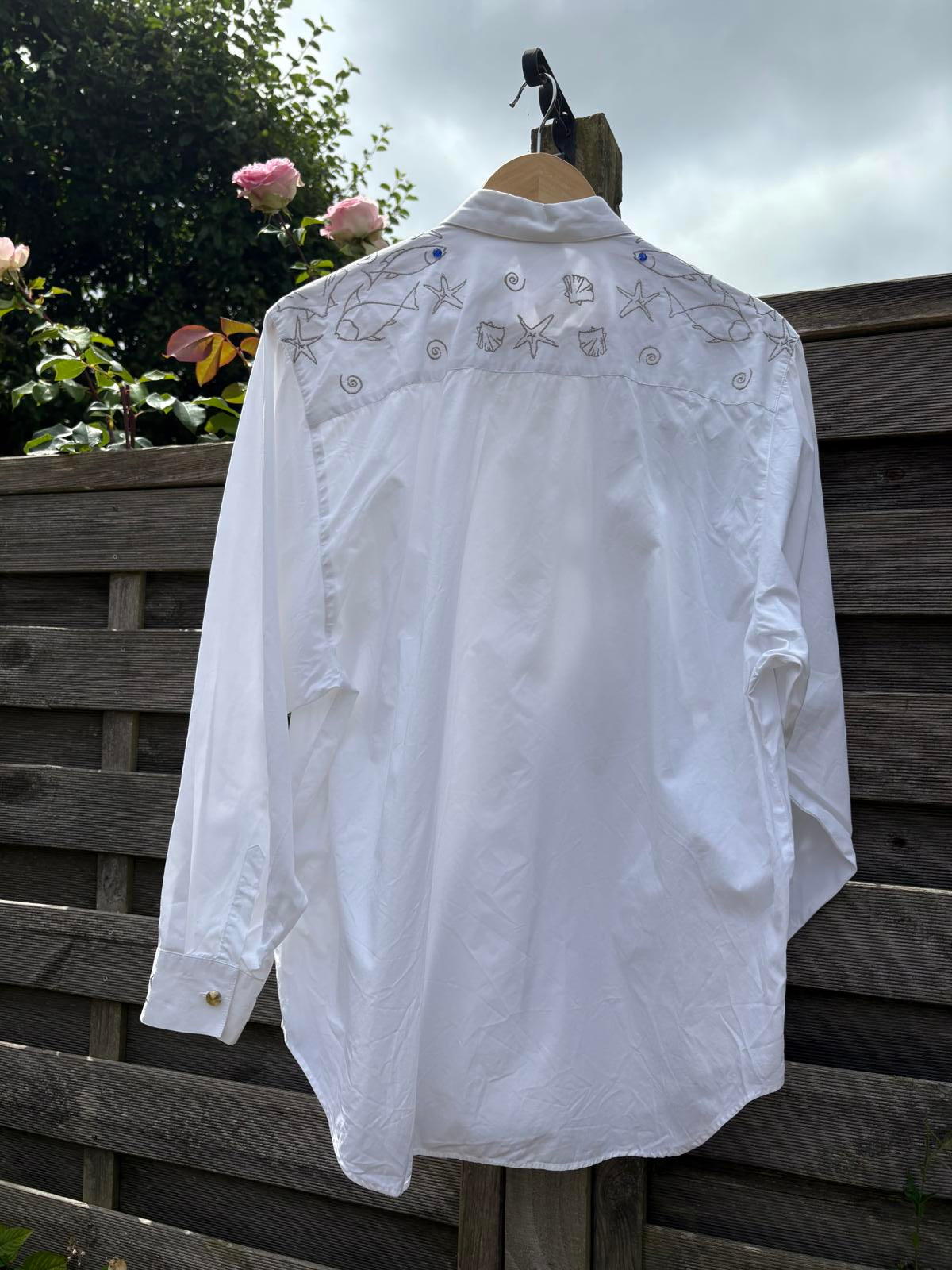 Vintage 1980s Sea Theme Fish Shell Embroidered Summer Shirt Pearls