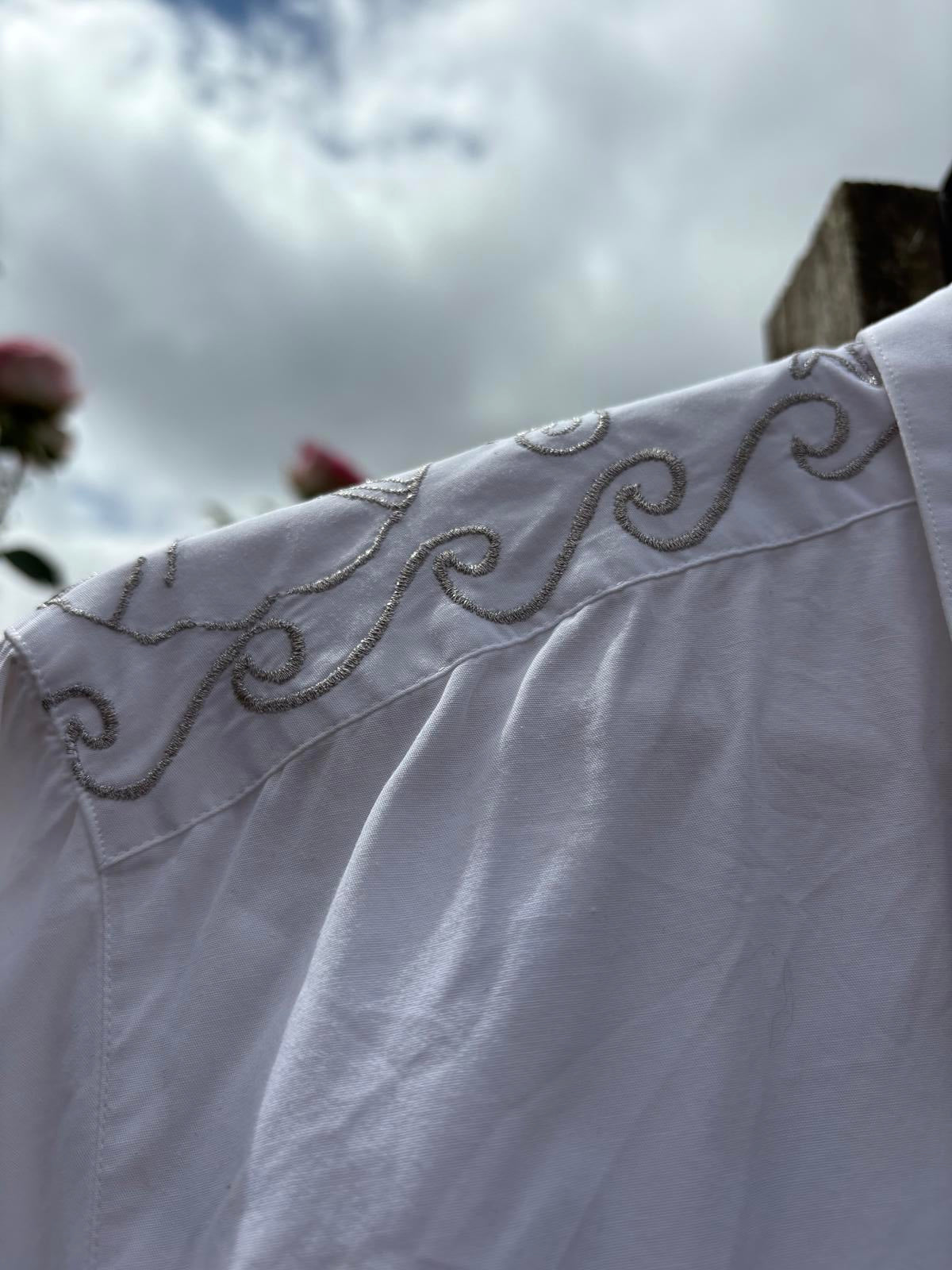 Vintage 1980s Sea Theme Fish Shell Embroidered Summer Shirt Pearls